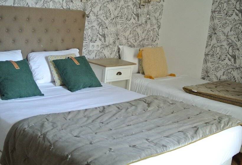 هتل Logis Hôtel Louise De Savoie