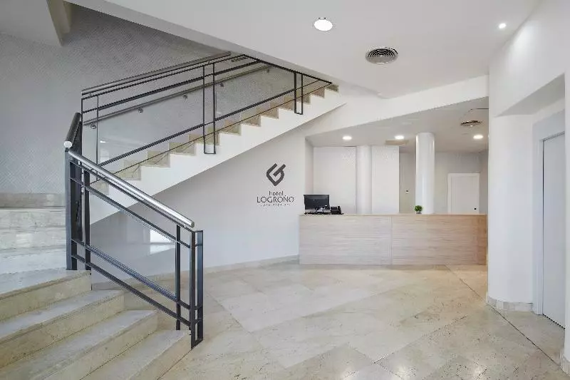 ホテル Iraipe Logroño