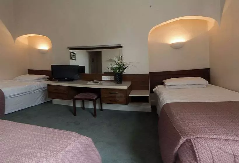 Отель Newington