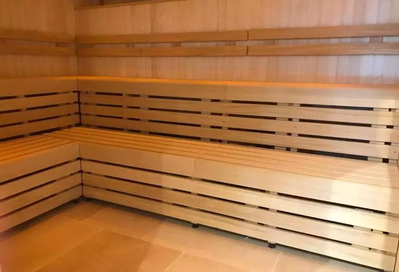 Отель Ox Pasture Hall