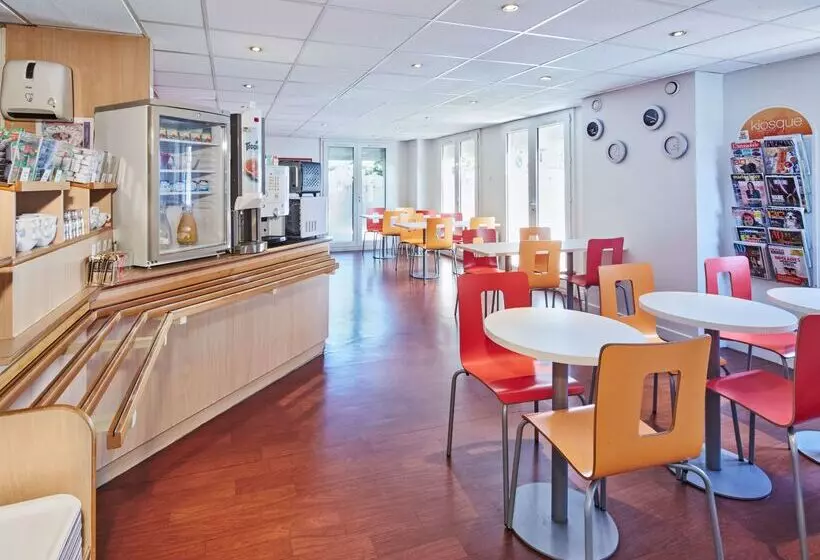 Отель Premiere Classe Cergy Saint Christophe