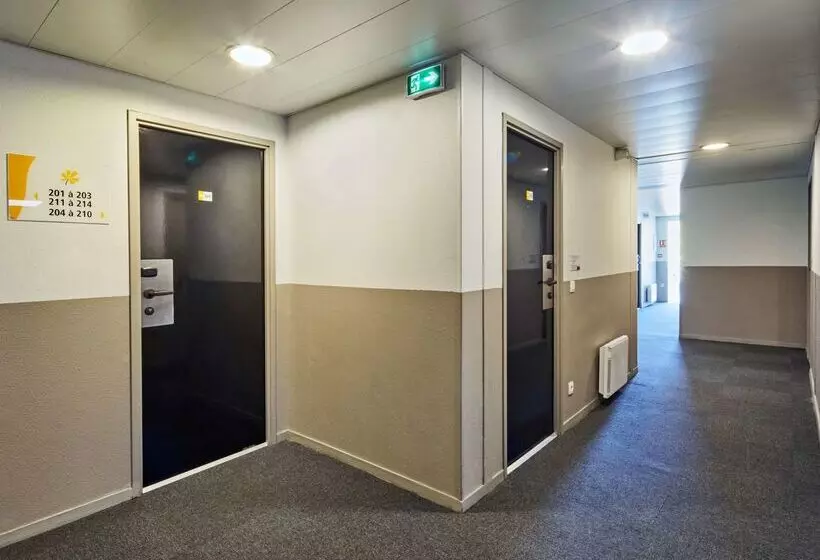 Отель Premiere Classe Cergy Saint Christophe