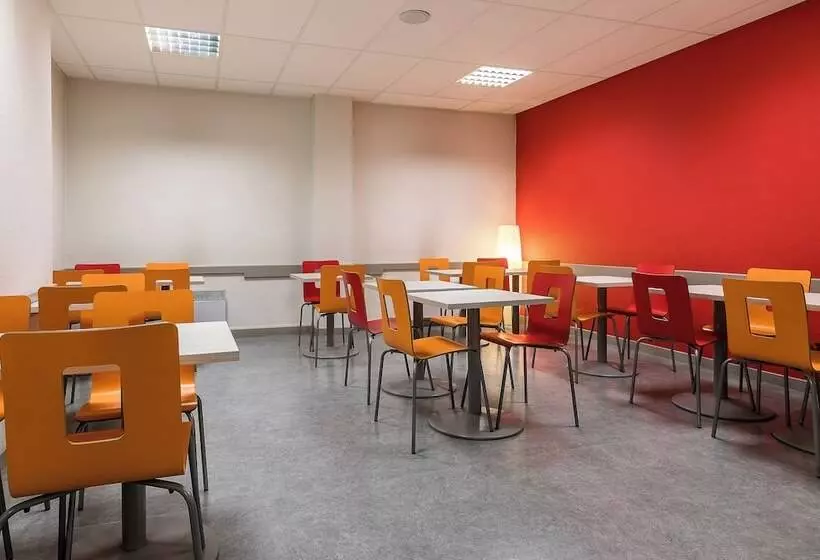 Отель Premiere Classe Lille Centre