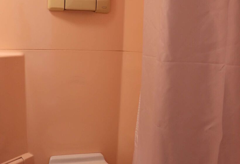 Отель Premiere Classe Lyon Est Bron Eurexpo