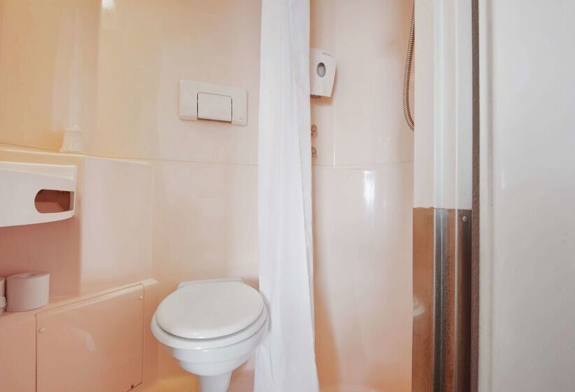 Отель Premiere Classe Lyon Est Bron Eurexpo