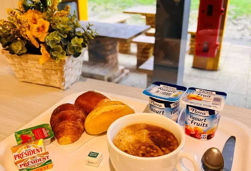 فندق Premiere Classe St Quentin En Yvelines Elancourt