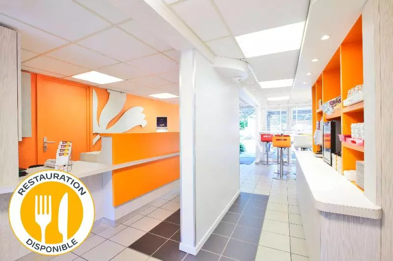 Отель Premiere Classe Tours Nord