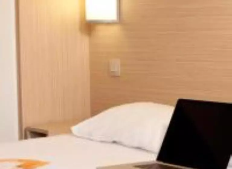 Отель Premiere Classe Tours Nord