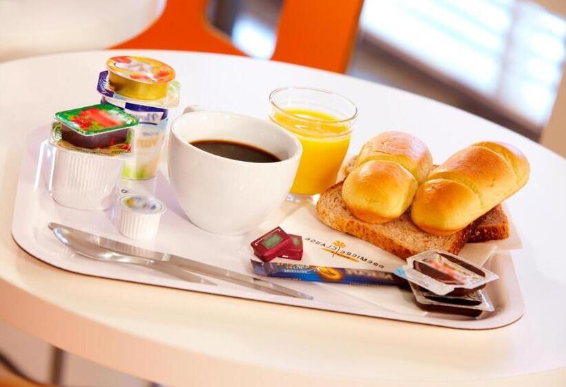 Отель Premiere Classe Tours Nord