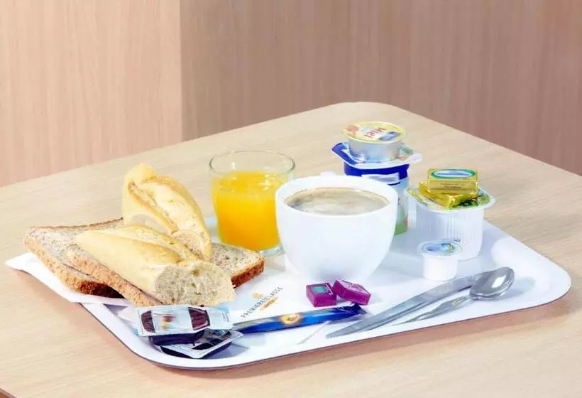 Отель Premiere Classe Tours Nord