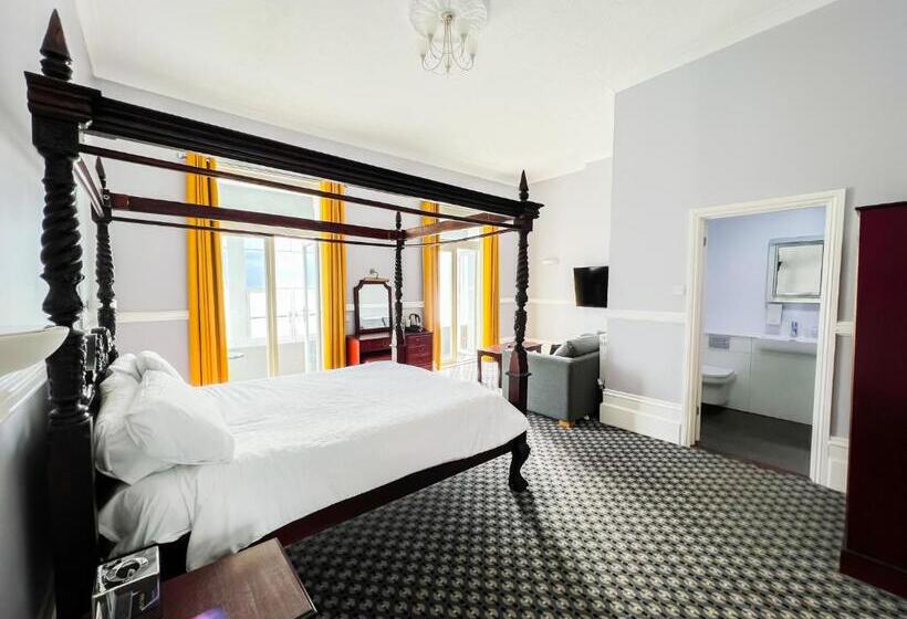 San Clu Hotel, Bar & Brasserie