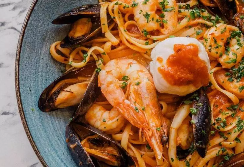 San Clu Hotel, Bar & Brasserie