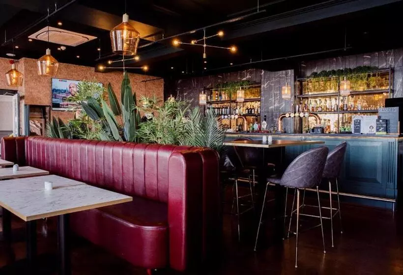 San Clu Hotel, Bar & Brasserie