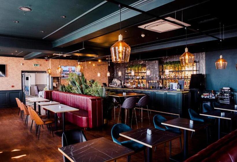 San Clu Hotel, Bar & Brasserie