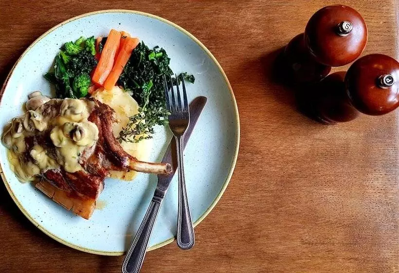 Отель The Kings Arms