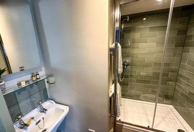 Отель The Old Mill