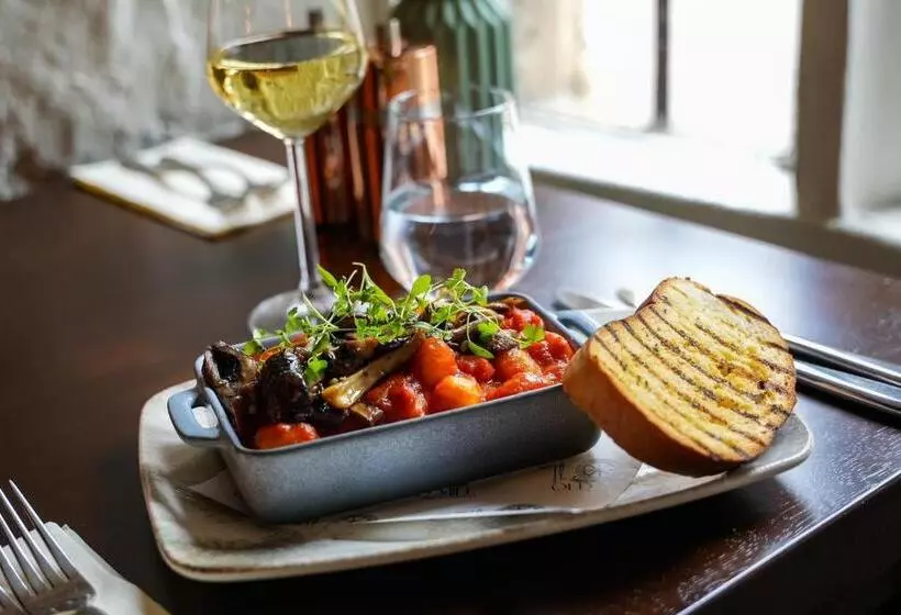 Отель The Old Mill