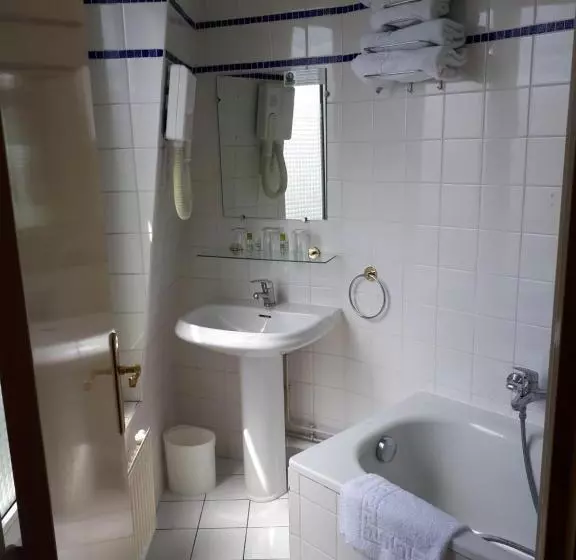 ホテル Transcontinental