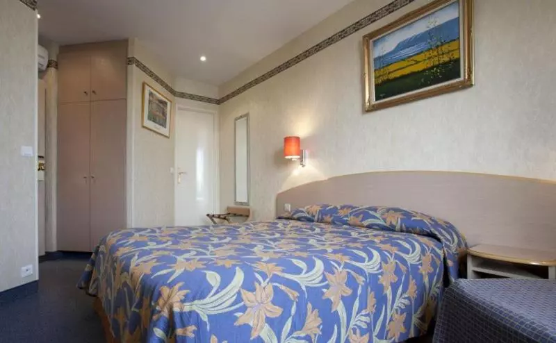 ホテル Transcontinental