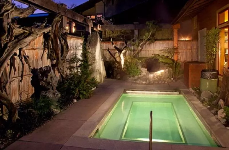 Отель Willows Lodge