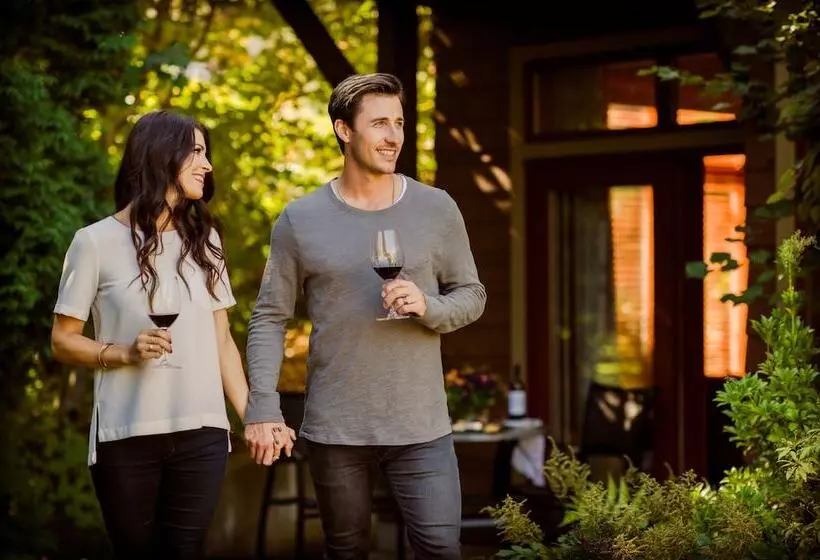 Отель Willows Lodge