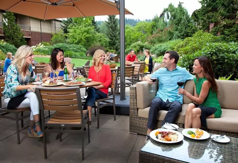 Отель Willows Lodge