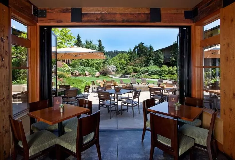 Отель Willows Lodge