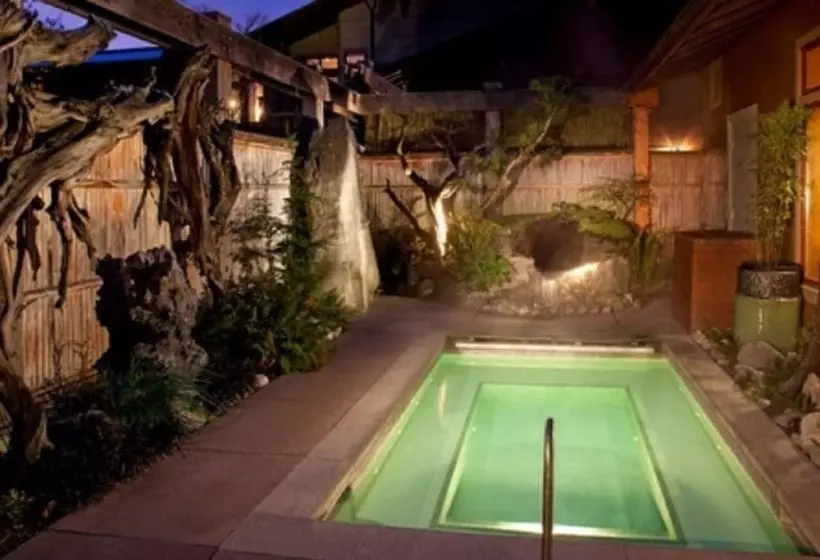 Отель Willows Lodge