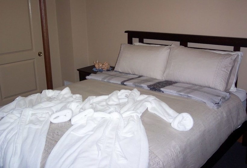 Bed and Breakfast R On The Downs Bnb & Spa Cottages