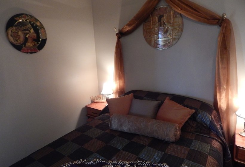 Bed and Breakfast R On The Downs Bnb & Spa Cottages