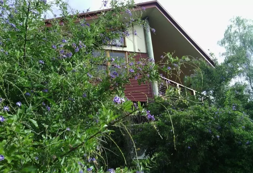 Aamiaismajoitus (B&B) R On The Downs Bnb & Spa Cottages