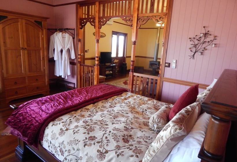 Bed and Breakfast R On The Downs Bnb & Spa Cottages