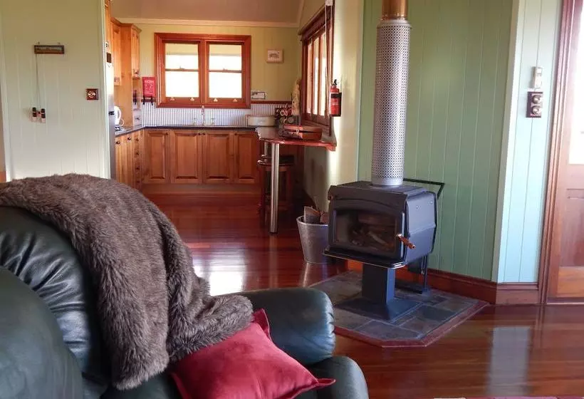 Aamiaismajoitus (B&B) R On The Downs Bnb & Spa Cottages