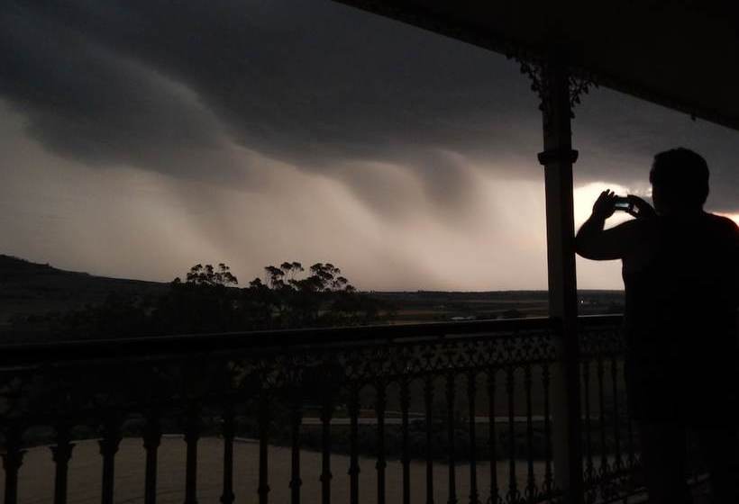 Bed and Breakfast R On The Downs Bnb & Spa Cottages