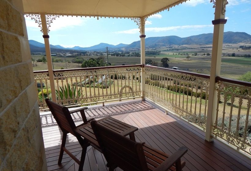 Bed and Breakfast R On The Downs Bnb & Spa Cottages