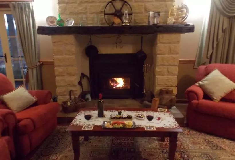 Aamiaismajoitus (B&B) R On The Downs Bnb & Spa Cottages