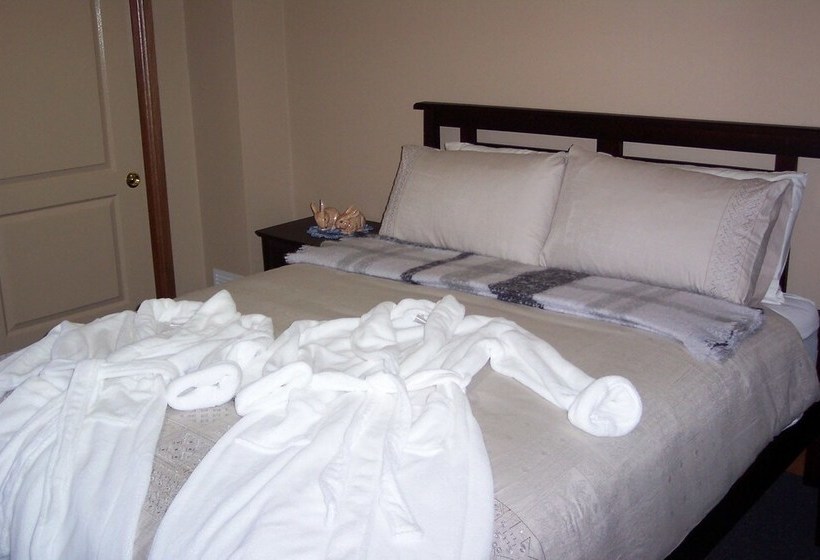 Bed and Breakfast R On The Downs Bnb & Spa Cottages