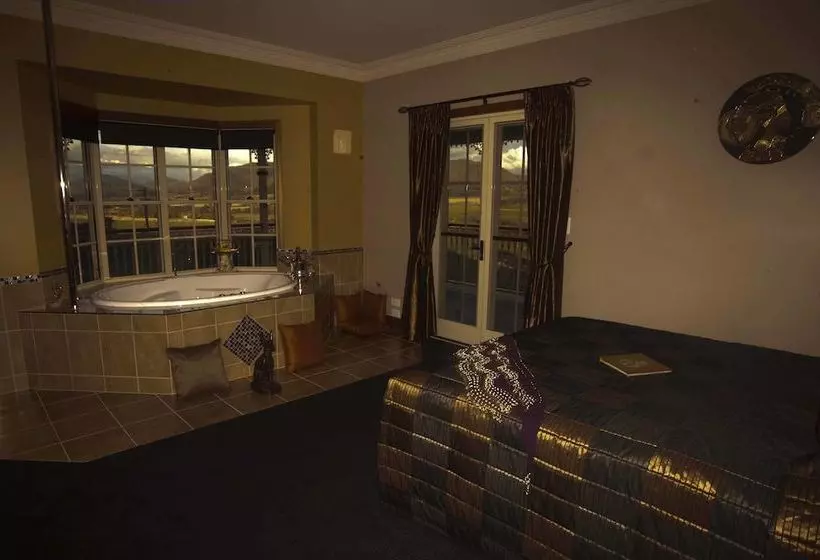 Aamiaismajoitus (B&B) R On The Downs Bnb & Spa Cottages