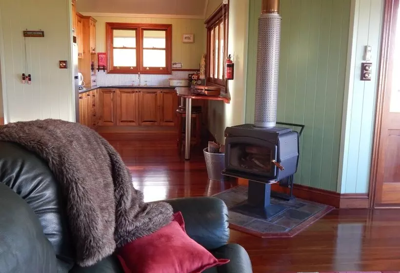 Aamiaismajoitus (B&B) R On The Downs Bnb & Spa Cottages