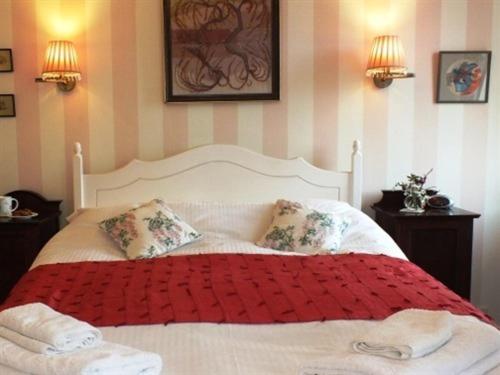 Dowfold House Bed And Breakfast