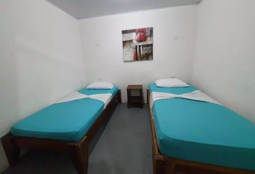 هتل Cabinas Palmer Makanda
