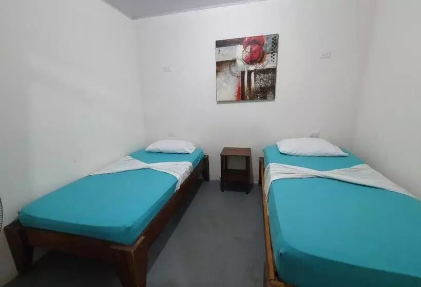 هتل Cabinas Palmer Makanda