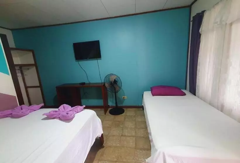 هتل Cabinas Palmer Makanda