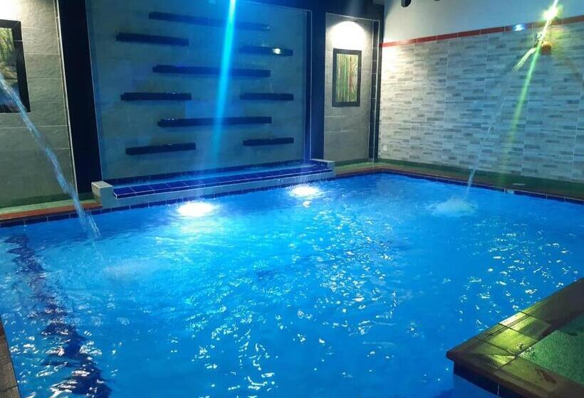 هتل Colonial Villavieja