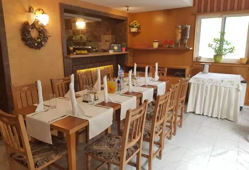 هتل Mirana Family