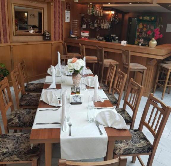 ホテル Mirana Family