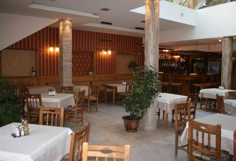 هتل Mirana Family