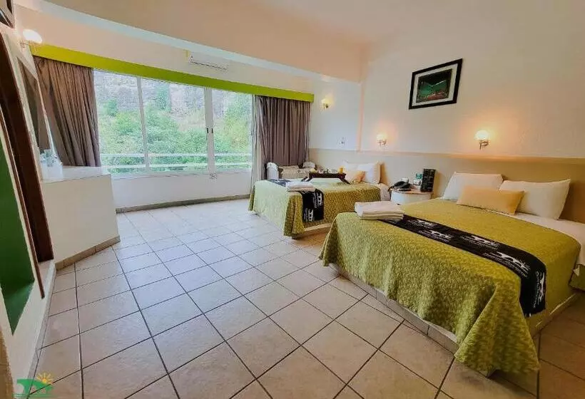 Hotelli Puente Nacional  & Spa