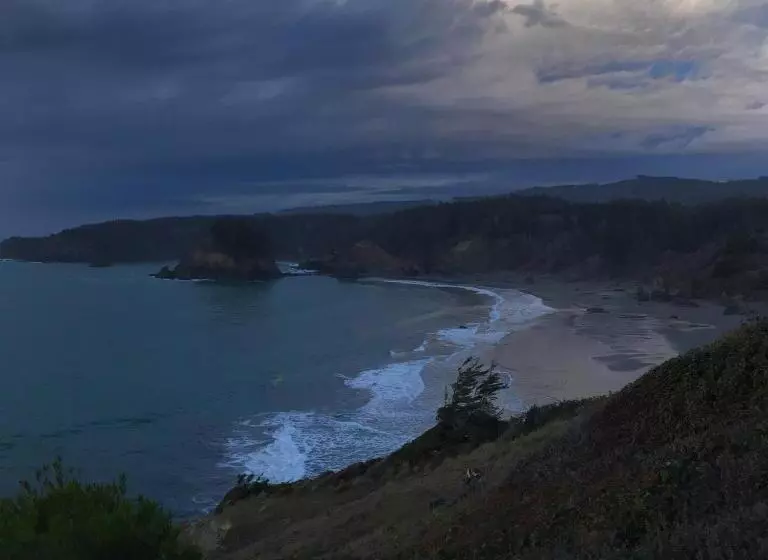 Hotelli Trinidad Bay Bed And Breakfast