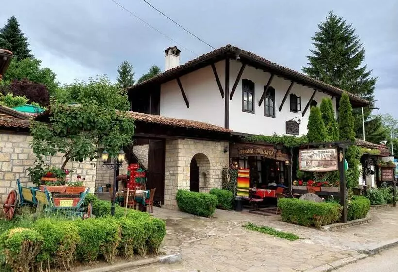 ペンション Guest Rooms Cheshmata